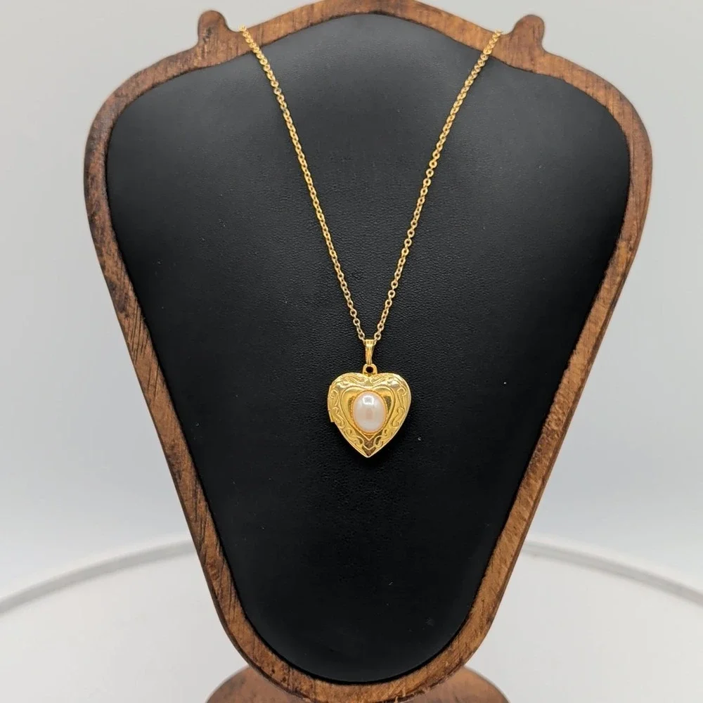 Vintage Gold Tone Faux Pearl Heart Locket Necklace Etched Scroll 18